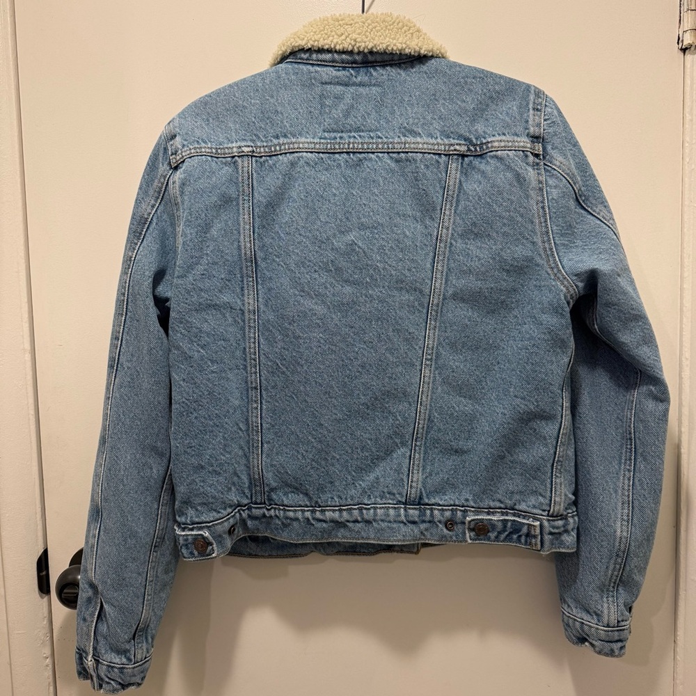 Levi's Blue Denim Jacket with Cream Sherpa Collar - Picture 2 of 3